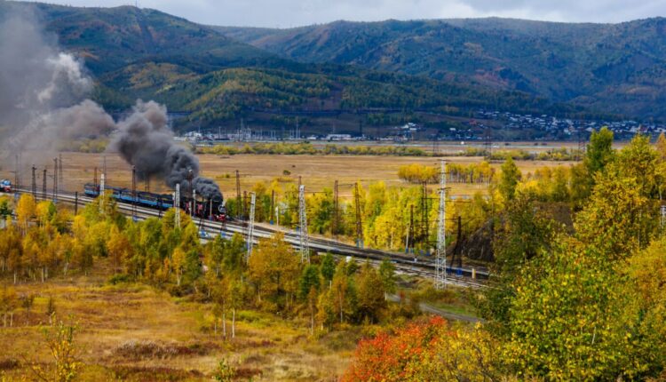 Кругобайкальская железная дорога. Осенний пейзаж